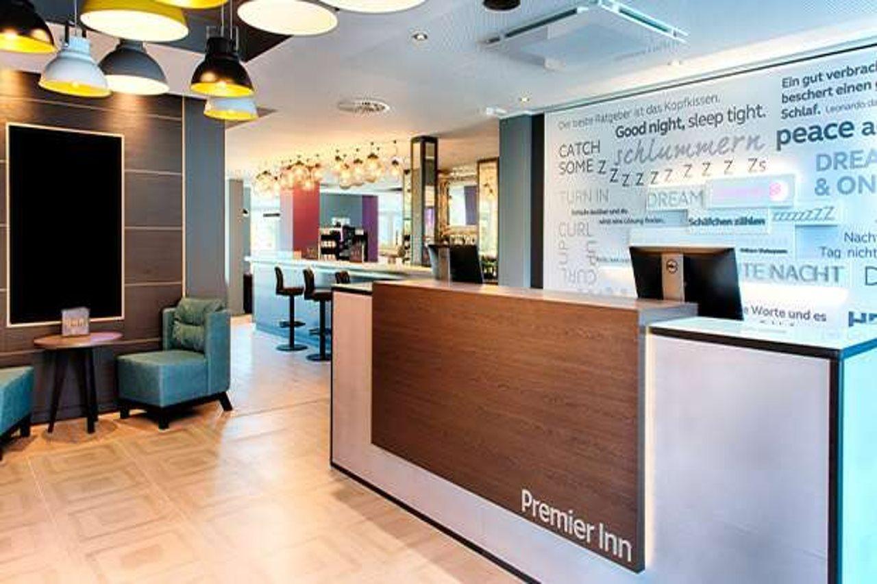 Premier Inn Luebeck City Stadtgraben Exterior photo